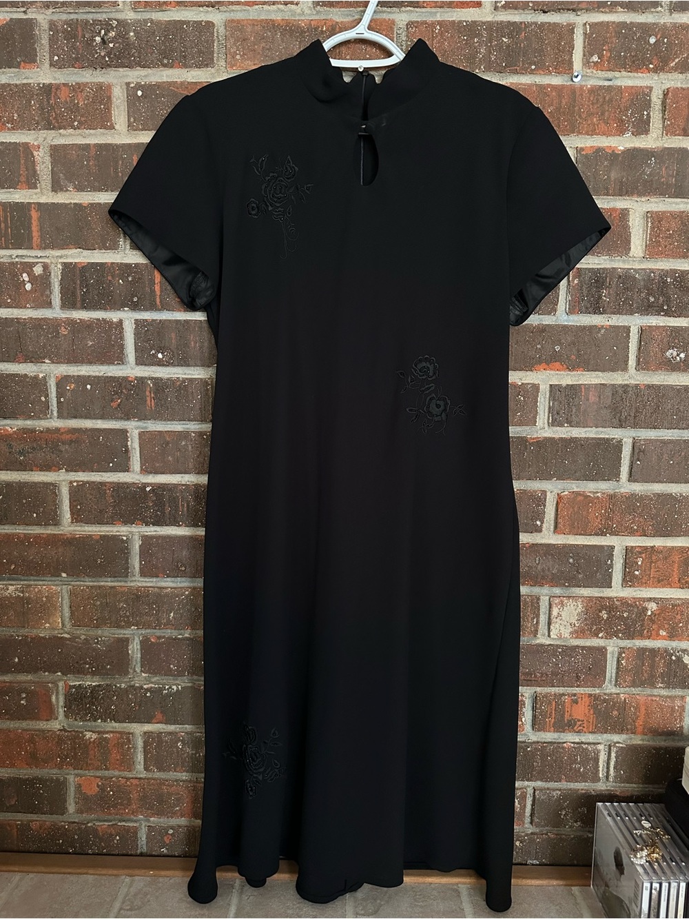 Vintage Scarlett Black Short Sleeve Midi Dress